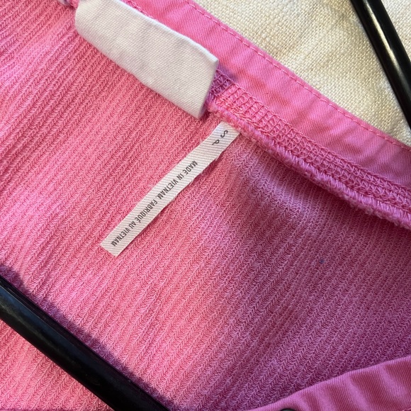 Urban Outfitters long sleeve - Picture 2 of 3